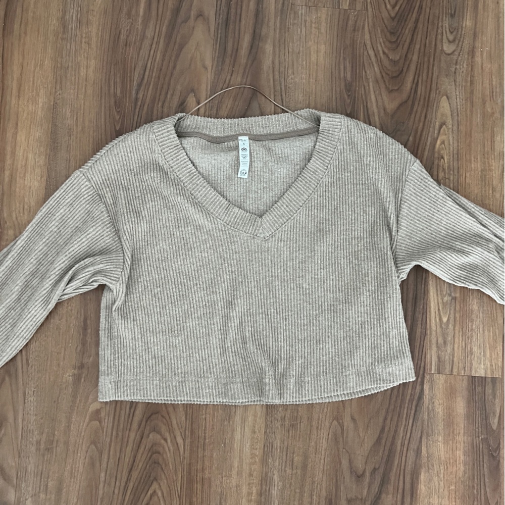 Alo Muse V-Neck Pullover Gravel Small
